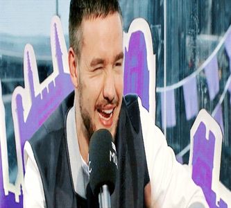 ― fi tras una acum, dar ea era cu mult prea doamnă pentru a se rezuma la un asemenea; gest juvenil. „Perfect! Aventuraaa, strigați uraa!” Spune pe un ton pițigăiat, încercând să-l imite pe Mickey Mouse (dacă a lui era replica) și pornește motorul mașinii, părăsind parcarea.
