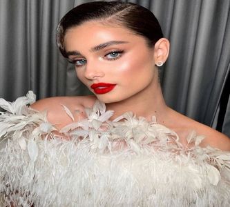 ―  în realitate era extrem de agitată în momentul discuției pe care o purta cu acesta. „Vrei; să-ți fac ceva de băut?” Încearcă să schimbe subiectul pe cât mai repede posibil, aceasta fiind o tehnică clasică a Sierrei, la care apelase de multe ori în discuțiile cu Fai, mai tot timpul de fapt.
