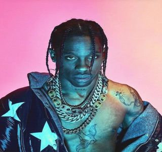 — Aruncând însă o privire spre lateralul amândurora, înainte de a se exprima vocal. „Vrei; să fii colega mea de cameră?” I se adresează ulterior, însă nu sub forma unei întrebări care ar fi cerut şi un răspuns în concordanţă, ci drept o curiozitate a unei presupuse constatări, desigur,
