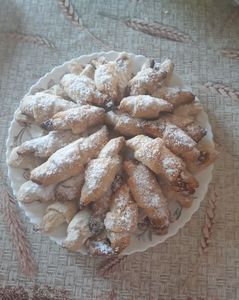Cornulete fragede cu dulceata