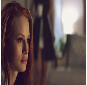 ̷♡̷ ⍮αιηяσʇιƖαɔ⑇eyes٦̷ În momentul în care îi aude întrebarea înghite în sec, simțind cum lacrimile; aveau să apară în orice moment, dar continuă să fie sinceră cu el, trebuia să vorbească până la urmă cu cineva legat de acest lucru. „Aș fi vrut... Chiar mi-aș fi dorit să vorbesc cu ei
