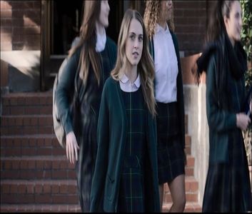 ⤑εɱΘτίΘɴคι☮ωяe¢κ┊ii zambeste cald,ba chiar il pupa si scurt pe obraz desi nu; se stiau atat de bine find recunoscatoare ca o ajuta cineva in toata adunatura acea de oamenii; hei,multumesc mult..as spune ca ma descurc singura,dar sa recunoastem nu ajungeam nici la scari
