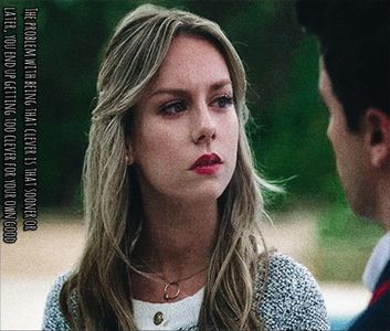 ⤑εɱΘτίΘɴคι☮ωяe¢κ┊totusi si cand insfarsit samantha,fosta ei; colega de liceu paseste in casa merge direct sprea ea,camera ei si a rudelor ei era oricum aleasa de mult;
