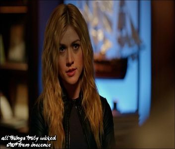 ✄♔..Яυιи Tнε Fяιεиdѕнιρ 〄♡ [cl] e asa o nesimtita , ar trebui sa ii lasi bagajele aici sa; si le ia singura , acum ca o sa locuim toti ar cam trebui sa se obisnuiasca, nu o sa o faca nimeni pe servitorul sau servitoarea ei [#observa incidentul lui shirin si o amuza,dar nu
