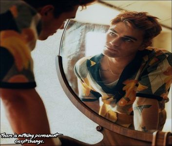 ϟ☾.єครt ☼F Eᴅᴇɴ ☪☂. [cl] [#isi da ochii peste cap , dar decide sa nu comenteze in continuare,; sperand ca o sa isi revina kyle , merge spre portbagaj si isi scoate bagajul nu prea mare de acolo.
