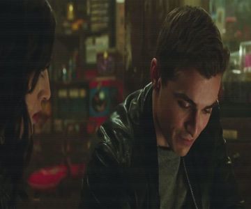 ⛧ℳi̶s̶c̶h̶i̶e̶f̶ ℳa̶n̶a̶g̶e̶d̶  O urmă ascultător pe Ingrid către camera ei și îi lăsă bagajul acolo; urmând să meargă într-o cameră din apropiere ce avea să fie a lui și își lăsă propriile bagaje acolo și încuie ușa. O anunță în timp ce trece pe hol pe Ingrid că avea să se întoarcă și coboară
