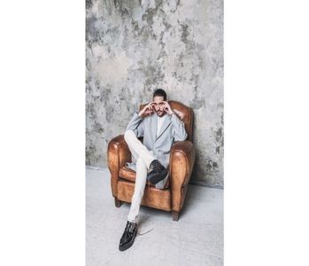 ̷͡︽.　· când săracului bagaj îi cedează fermoarul, aproape că mă și înec cu fumul. La scurt -; timp ajunge o altă domnișoară, Isabella dacă nu mă-nșel, iar din tonul ei reiese mai mult că ar vorbi cu plebea Evului Mediu, nu cu niște angajați în era modernă. Fac vânt chiștocului cu ajutorul
