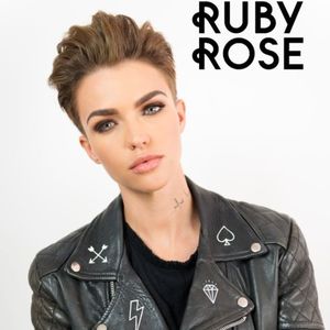 sǝuʅǝʍʞʞᴉɐʅsǝupoɥ؛┇fara sa isi de-a seama de acest lucru ca s-ar putea sa fie vizibil; auzind ceea ce spune si maty preferand sa nu adauge nimic, isi dorea sa nu se duca atat de departe din prima zi cu atatia de fata.
