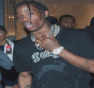 — Dat fiind faptul că Josephine planifică prin manifestarea cu pricina aşa-zisele replici care; ar fi trebuit să-i revină lui, sfârşeşte prin a o privi pe aceasta cu coada ochiului, chiar în clipa în care sprâncenele i se înalţă într-o manieră amuzată; stare cauzată de fapt de încercarea ei
