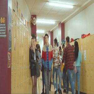 - neadecvat pe care l-a avut față de Lexie, așteptând să văd dacă va accepta, ceea ce; era foarte probabil știind cât de disperat era după mașina asta. Îmi întorc privirea spre Hardin zâmbind larg la auzul afirmației sale. " Și mie de tine. Promit că o să mă revanșez cu o plimbare
