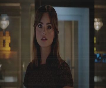 ⛧ℳi̶s̶c̶h̶i̶e̶f̶ ℳa̶n̶a̶g̶e̶d̶  Zâmbește în colțul gurii și își ciocnește sticla de paharul lui Ash,; urmând să mai ia o gură de alcool. ❝Ești binevenită să mă acompaniezi.❞ Surâde la comentariul fetei adresat lui Jak. ❝Ce drăguț, zici că e câinele Isabellei.❞ Se referea la cum îi oferise Ash
