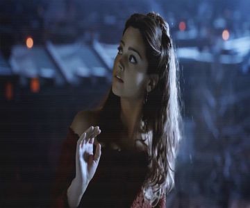 ⛧ℳi̶s̶c̶h̶i̶e̶f̶ ℳa̶n̶a̶g̶e̶d̶  ❝Niciodată nu e prea devreme sau prea târziu să bei.❞ Ridică din; umeri. Privirea îi căzu pe sandvișul lui Jak, care în viziunea ei, arăta foarte comic. Sigur era din cauză că deja simțea efectul alcoolului cum nici nu mâncase mai deloc. Așa că, izbucnise în râs.
