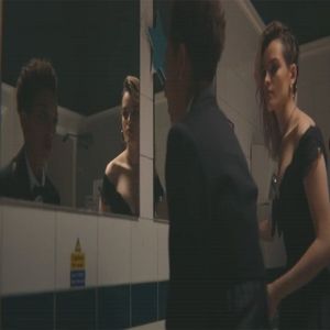 - ridic din umeri privind-o apoi continui să mănânc batonul de ciocolată. " Spre binele lui,; sper că varianta mea e cea corectă. &quot; mă încrunt ușor deja gândindu-mă că aveam să ne certăm din nou.
