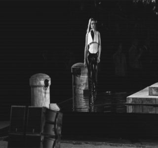 —  Că nu îl credea în totalitate, decide să evite o posibilă divergenţă (având timp de asta; acasă, bineînţeles, unde ar fi avut toată intimitatea din lume), astfel că, se rezumă la următorul răspuns: „Aşa să fie, cum zici tu.” desigur, deşi falsează încrederea respectivă, acel
