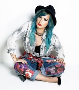 NylonMagazineFev-05