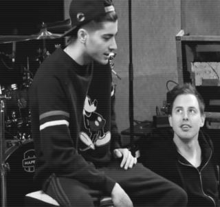 — Dezamăgit e faptul că a îndrăznit să mă mintă. Asta e tot, fie că vrei să mă crezi sau nu.”; Probabil iubita lui nu muşca vorbele sale nicio secundă, însă totuşi recurge la continua tonalitate calmă, dorind a-şi demonstra adevărul propriu prin calmitatea continuă abordată. Ulterior, o linişte
