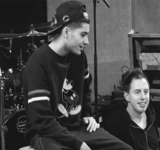 — Se aşterne. Ceea ce îi oferă o stare agitată devine bătăile inimii sale crescând cu o viteză; exagerată. Reuşea a înţelege că îi transmitea acesteia diverse dubii, iar în cazul în care ea ar fi cedat, el unul ar fi ajuns s-o piardă în adevăratul sens al cuvântului. Şi în niciun caz nu şi-ar fi
