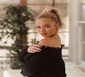 ▸Natalie Alyn Lind ▒ 　is here too.