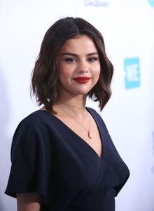 picturepub-selena-gomez-031