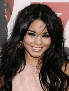 vanessa-annehudgens_dot_com_hq165