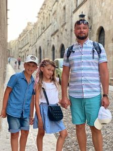 E7B41D19-3100-4768-85CF-3A6C559DF43A