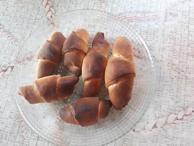 Cornuri pufoase cu ciocolata