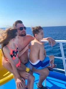 CD64DA8A-B673-42F0-B8F6-7466FCDCCCCC