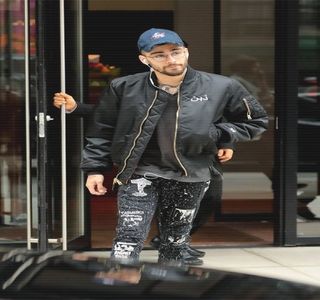 — Să-l propulseze spre o stare specifică, erecţia tipic bărbătească având loc. În orice caz,; continuă prin aceeaşi tipică acţiune a buzelor şi a limbii, umezeala propriei guri îmbinându-i-se cu cea emanată de către iubita sa, până ce, gândul că timpul acesteia era unul limitat
