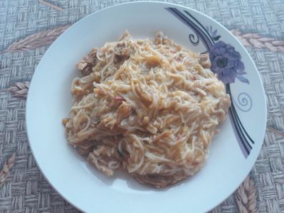 Paste cu pui si sos de ardei copt