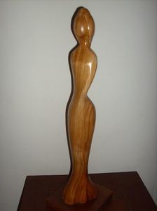 31.FEMINITATE * FEMININITY; lemn de cireş            63 cm
