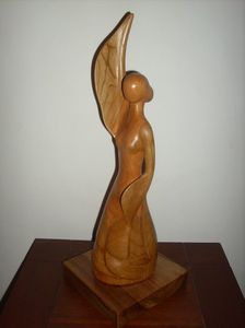 33.FLAMENCO; lemn de cireş            50 cm
