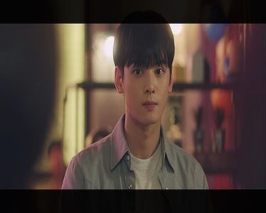 ▌Arată spre Yejin. ▌