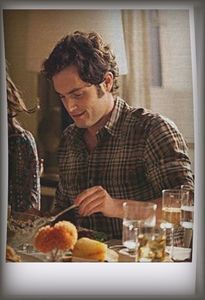 ˓0̣9̣ᵗʰ ტ.˒ Penn Badgley being recruited to cook at Il San Pietro di Positano.