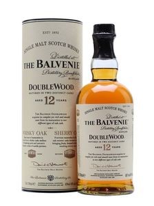 Aron received a The Balvenie bottle of whisky, to remember their Parisian encounter at the ball,; from Ester.
