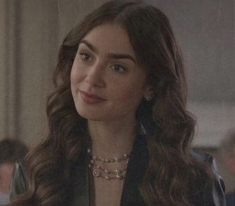 ▫□̣̇ͅ ̣̇ͅ 　̾ .;˛ În depărtare, brazi semeți, lacul, mort, tulbure şi cenușiu, un șir de bănci,; toate, izolate, îmbrobodite-n zăpadă. Îi răspunde, istovită numai de vizualul acestei fresci, Margaretei. „Straniu. Locația lui de expeditor de pe darul de Crăciun nu era una străina. Îi voi telefona
