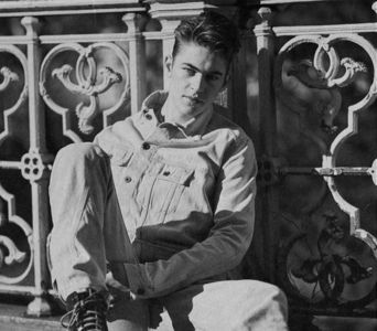 থৣĦғᴛ؟ℬᵉ̶̶ᵃ̶̶ᵘ̶̶ℛᵉ̶ᵍ̶ᵃ̶ʳ̶ᵈ͠ ༈٫ încremenită în patina timpului. Le analiză absent, și, conservându-și; poziția, dădu glas curiozității sale: „Ce faceți voi două, aici, pe întuneric?”
