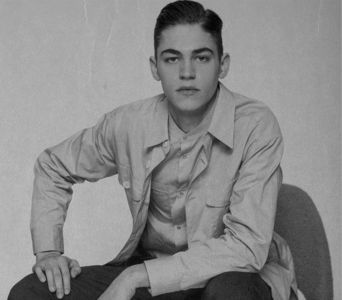 থৣĦғᴛ؟ℬᵉ̶̶ᵃ̶̶ᵘ̶̶ℛᵉ̶ᵍ̶ᵃ̶ʳ̶ᵈ͠ ༈٫ „Candice...” porni într-un glas catifelat, despărțind-o ușor, spre a; o putea înrăma cu privirea în timpul confesiunii. „Fac apel la toate resursele mele de luciditate, îmi mobilizez întreaga capacitate de abstractizare, apoi încerc să mă agăț de tot ce e concret,
