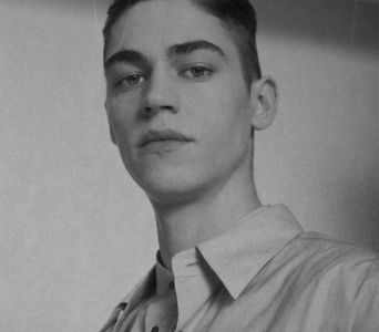 থৣĦғᴛ؟ℬᵉ̶̶ᵃ̶̶ᵘ̶̶ℛᵉ̶ᵍ̶ᵃ̶ʳ̶ᵈ͠ ༈٫ cotidian, familiar, pentru a mă desprinde de starea de confuzie:; ceață, și mai ales spaimă — pe care o trăiesc... când gătești pentru mine.” Rămâne fără suflu, apoi i se pune un nod în gât. „Oh, știi doar că nu mă pricep la cifre...”
