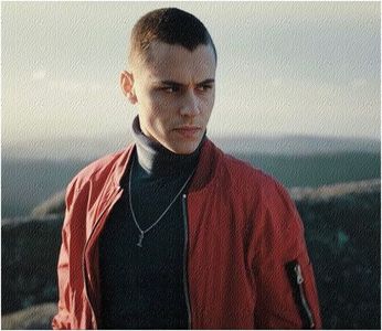 ঌ※☽.; Se prevala în vârful colinei un murmur de aer sfâșiat, aprig. Răcoarea scăpăta; și se; intensifica din abundență. Pentru un răgaz, cât soarele coborî, orice cugetare de ființă amuți; odată cu ea și orice pată de lumină. Brianța întunecată se prelungea în noapte. El, se afundă
