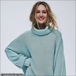 ☇.ᵗʰᵉ̣ṃ̣ẹ̣ṛ̣ṃ̣ạ̣ịḍ❀ƨɘilɟ.ϟ;. de bun-venit fulgilor de zăpadă care începuseră a se așterne.; Nicio mișcare, cu excepția norilor de zăpadă care dansau în bătaia vântului. Sub perdeaua de liniște pot încă auzi foșnetul frunzelor moarte, trosnetul unei crengi, vreun izvor care curge sub
