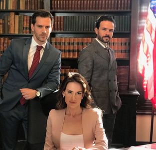 Adrian, Victoria, Roberto