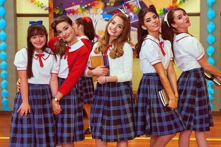 Camila, Mercedes, Isa, Maca, Vero
