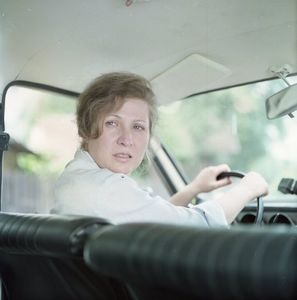 Angela Merge Mai Departe