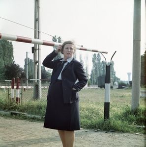 Angela Merge Mai Departe