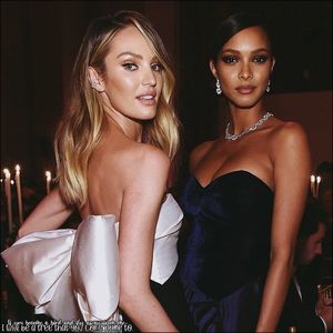 ☇.ᵗʰᵉ̣ṃ̣ẹ̣ṛ̣ṃ̣ạ̣ịḍ❀ƨɘilɟ.ϟ;. Inhală adânc, trăgând în piept aerul rece al nopții. După căldur; din timpul zilei, savoarea înțepătoare a brizei era nespus de plăcută. Își înălță capul pentru a-i întalni privirea. "De acord, aș fi vrut să petrecem mai mult timp pe mare, însă, cine știe
