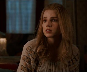 ⌮˒♥˓ Iṇ꒒ục̣y’s⋅⁽ẅöṛdṡ⁾... 　‰ː un gest de îndestulare, apoi îşi reia cursul păţaniei. ‘Câteva; înghiţituri mai târziu, mi-am dat seama că mă confrunt cu o urmă de alcool. Nostim, ţi-ar fi plăcut ţie.’ Un ton trandafiriu străbătea prin despărţitura nărilor, îşi înclina capul pe umăr, şi între
