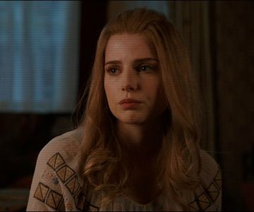 ⌮˒♥˓ Iṇ꒒ục̣y’s⋅⁽ẅöṛdṡ⁾... 　‰ː buze îi apărea vârful de sidef al dinţilor albi. ‘Poţi spune că; posed un talent. Îmi pot da seama fără întârziere când cineva mă place sau nu.’ Se încruntă, posomorându-se brusc ca un copil. ‘Bine, cu mici scăpări în trecut.’
