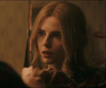 ⌮˒♥˓ Iṇ꒒ục̣y’s⋅⁽ẅöṛdṡ⁾... 　‰ː Obrazul ei, aşezat între braţele ridicate, era de o paloare mată,; de o rece rigiditate; se cufundase în gânduri. La început nu-şi dădu seama că el glumeşte, şi se simţi atacată. ‘Eu nu am făcut-o intenţionat. A fost un accident.’ Se aşeza pe prundiş, îşi înmuia
