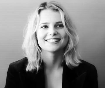 ⌮˒♥˓ Iṇ꒒ục̣y’s⋅⁽ẅöṛdṡ⁾... 　‰ː Chipul ei era alb ca varul şi ochii înguşti luceau ca nişte smaralde; în timp ce se aplecă şi scrise pe plic. Se uită undeva în depărtare, încordându-şi maxilarul, parcă gândindu-se cât de mult să spună. “I can’t forgive you; you didn’t specify which night.
