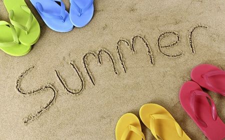 summer_sand_beaches_fun_joy_happy_holiday_family_sea_sandal_colors_slipper_3840x2400
